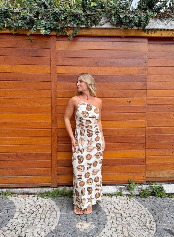 Vestido reto conchas